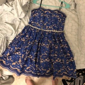 short fancy dress, used only once basically new!